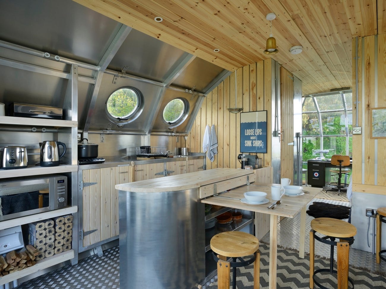 nha sieu nho giong tau vu tru anh 14