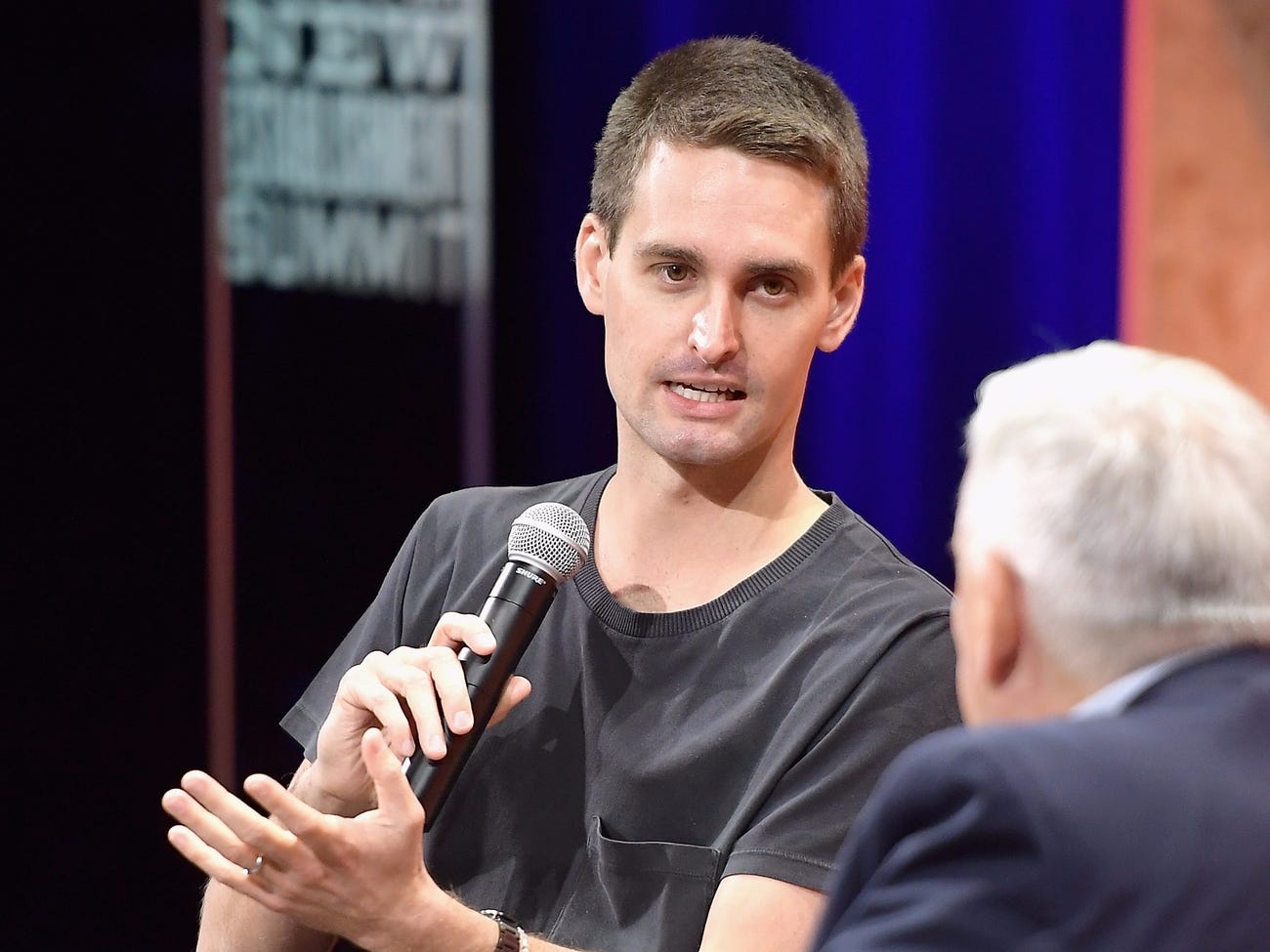 Mark Zuckerberg,  Elon Musk,  Jeff Bezos,  Tim Cook,  ty phu,  George Floyd,  bieu tinh anh 6