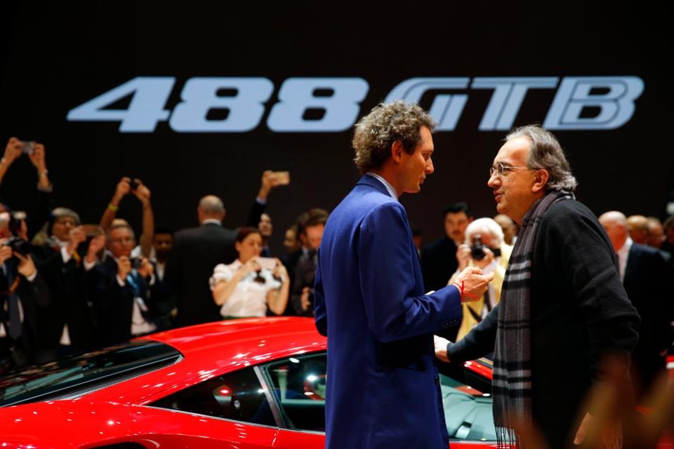 ngan hang Anh,  ty phu,  cuu tro Covid 19 anh 2