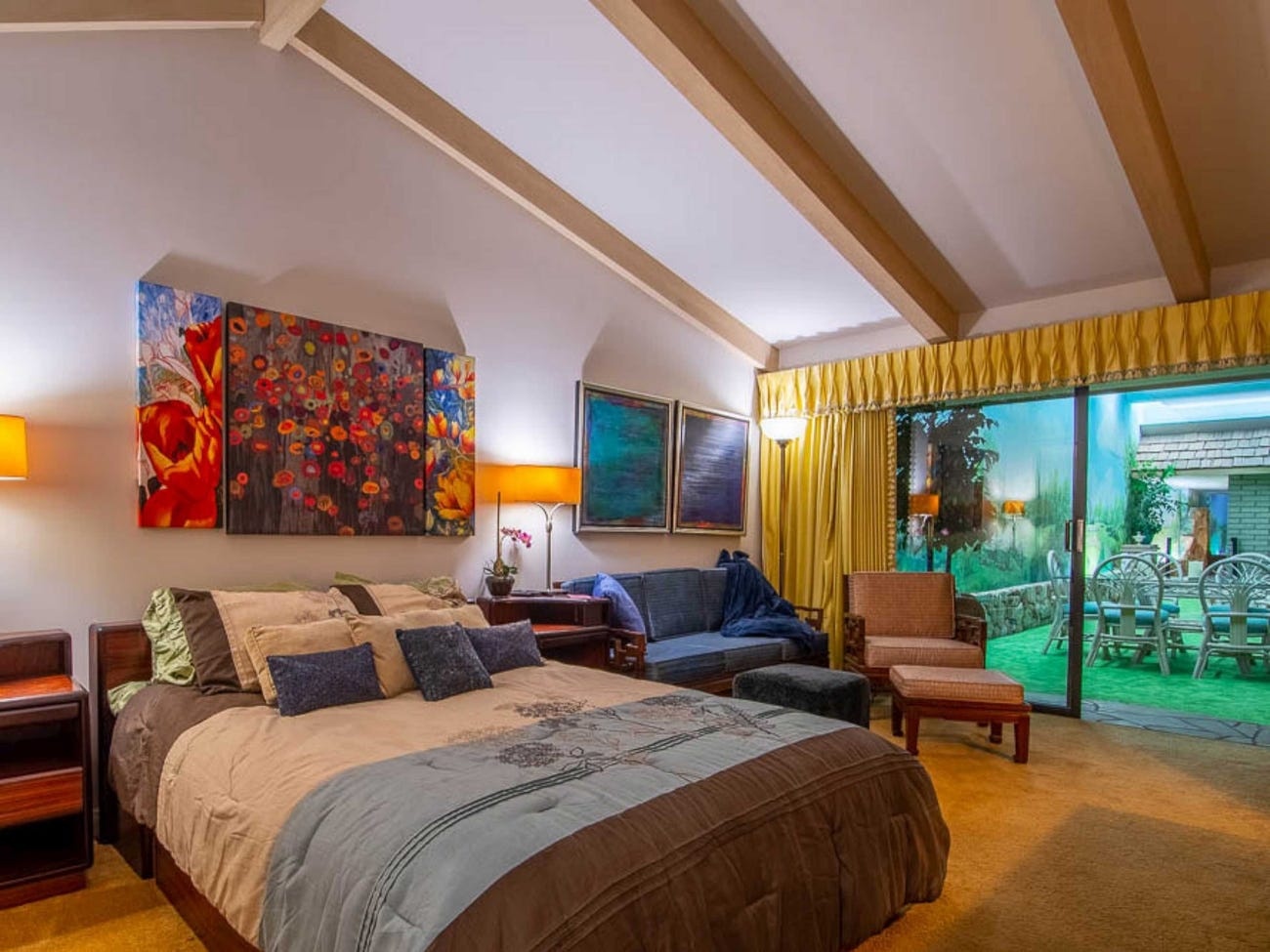 nha co ham tru bom anh 15