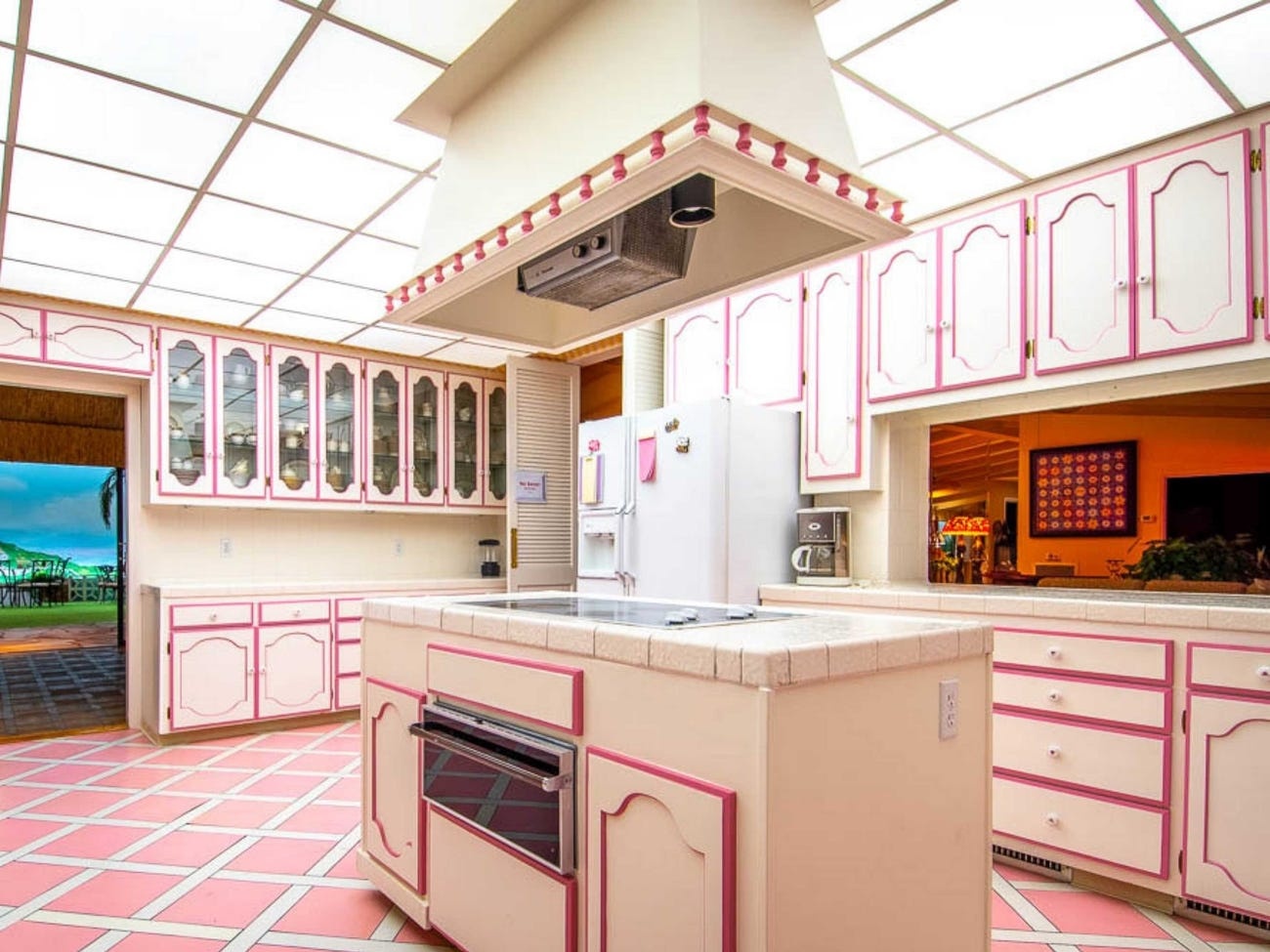 nha co ham tru bom anh 9