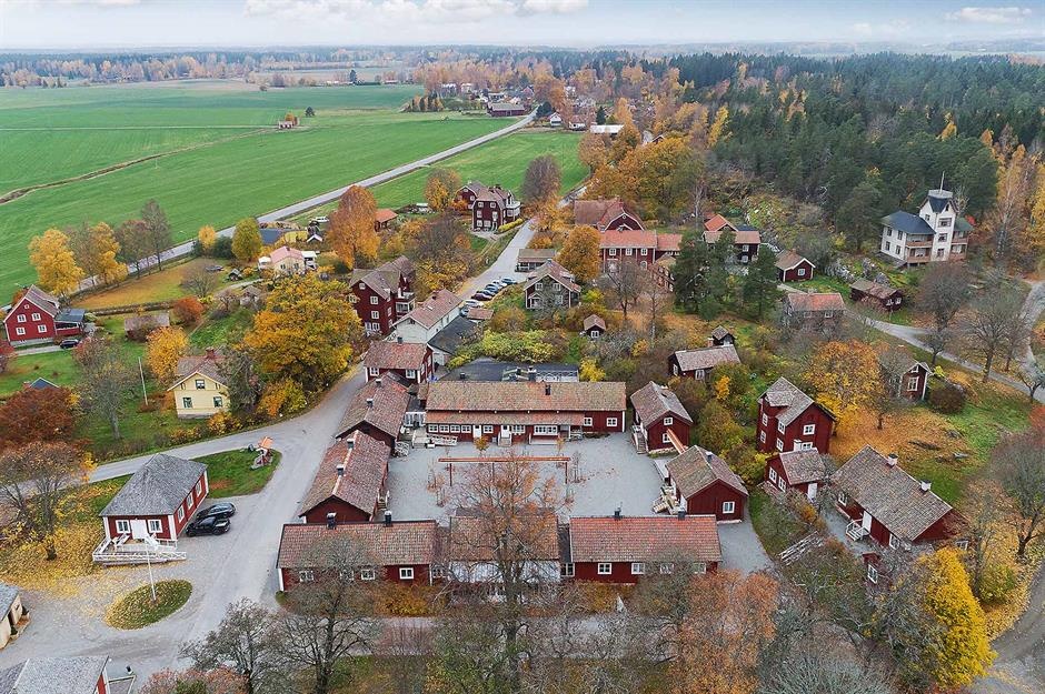 Nhung ngoi lang, thi tran dang duoc rao ban, co noi duoi 300.000 USD hinh anh