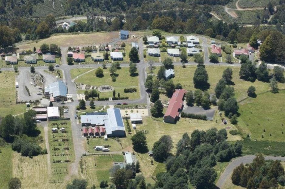 ngoi lang,  thi tran dang duoc rao ban anh 10