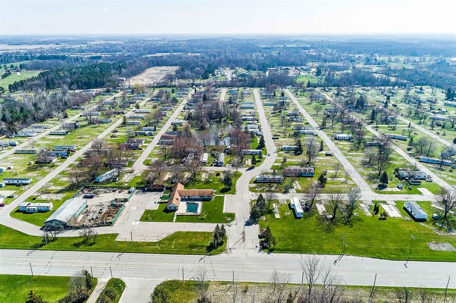 ngoi lang,  thi tran dang duoc rao ban anh 6