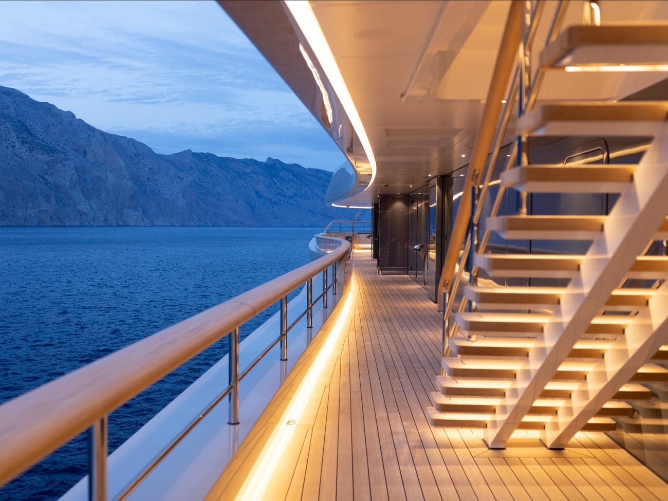 Sieu du thuyen Flying Fox co gia cho thue 4 trieu USD/tuan anh 16