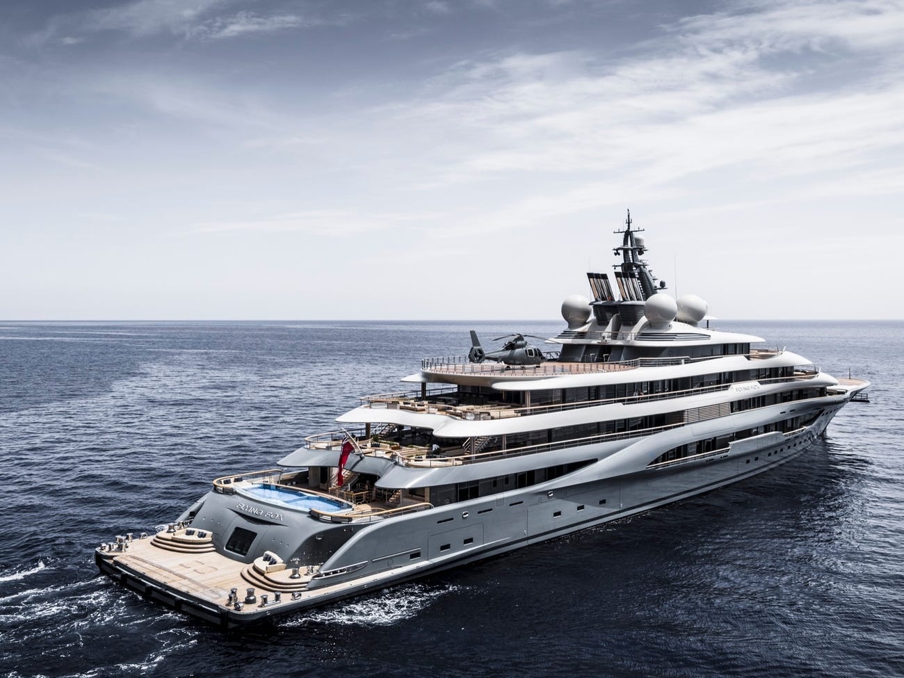 Sieu du thuyen Flying Fox co gia cho thue 4 trieu USD/tuan anh 3