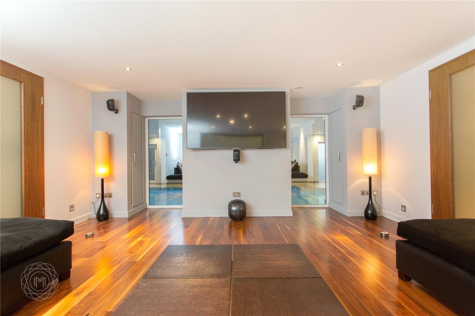 biet thu cua Marouane Fellaini anh 9