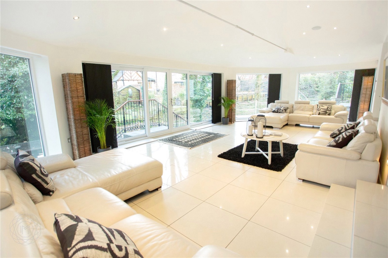 biet thu cua Marouane Fellaini anh 16