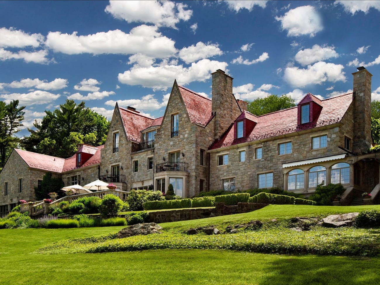 Biet thu 120 nam tuoi, bieu tuong xa hoa mot thoi cua nha giau My hinh anh