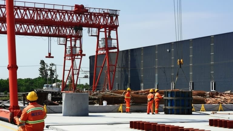 Nui no ngam phinh to, de doa ca nen kinh te Trung Quoc hinh anh