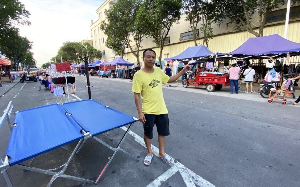 Kinh doanh lao doc, chu nha may Trung Quoc thanh nguoi ban hang rong hinh anh