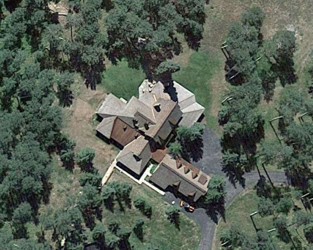 nha xa xi,  dinh thu xa xi,  Tom Cruise,  Kim Kardashian,  Beyonce,  Bill Gates anh 1