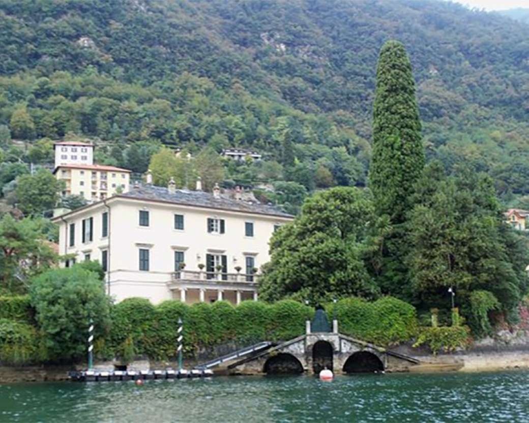 nha xa xi,  dinh thu xa xi,  Tom Cruise,  Kim Kardashian,  Beyonce,  Bill Gates anh 5