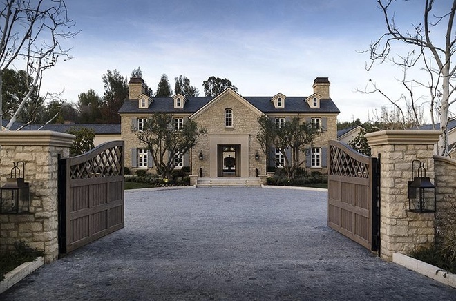 Kanye West,  Kim Kardashian,  bat dong san,  bat dong san xa xi anh 12