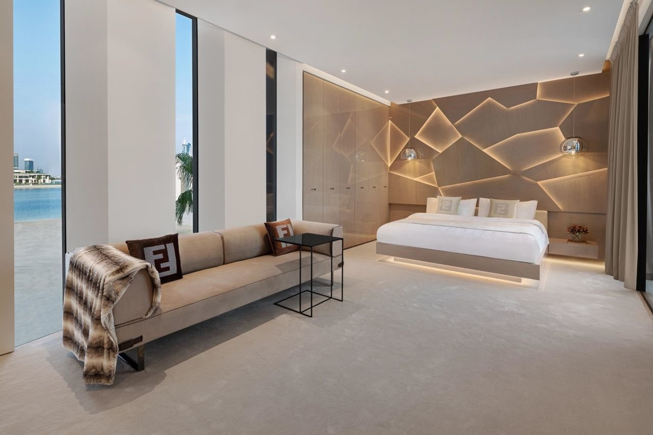 Dinh thu Dubai tang kem 2 sieu xe anh 11