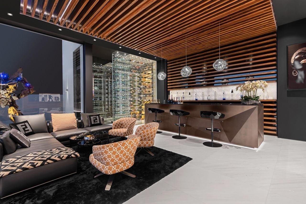 Dinh thu Dubai tang kem 2 sieu xe anh 6