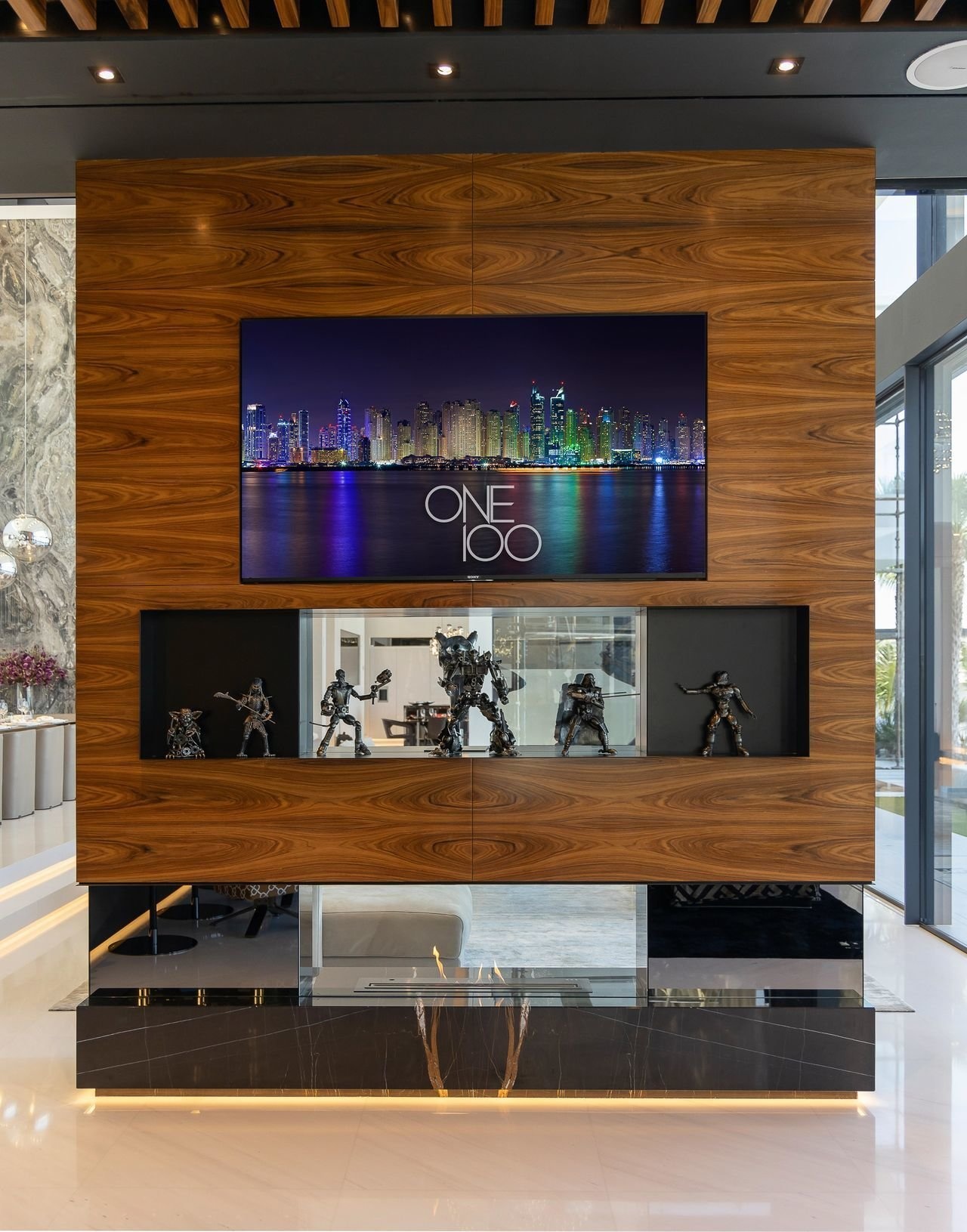 Dinh thu Dubai tang kem 2 sieu xe anh 5