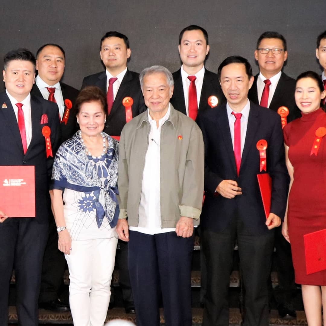 CEO Philippine Airlines tung lam nguoi gac cong anh 4