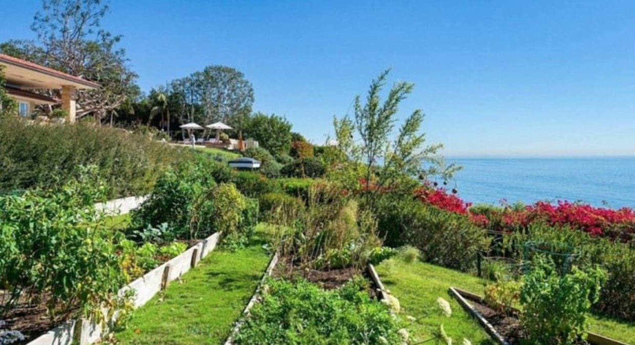 Kim Kardashian,  Kanye West,  biet thu anh 3