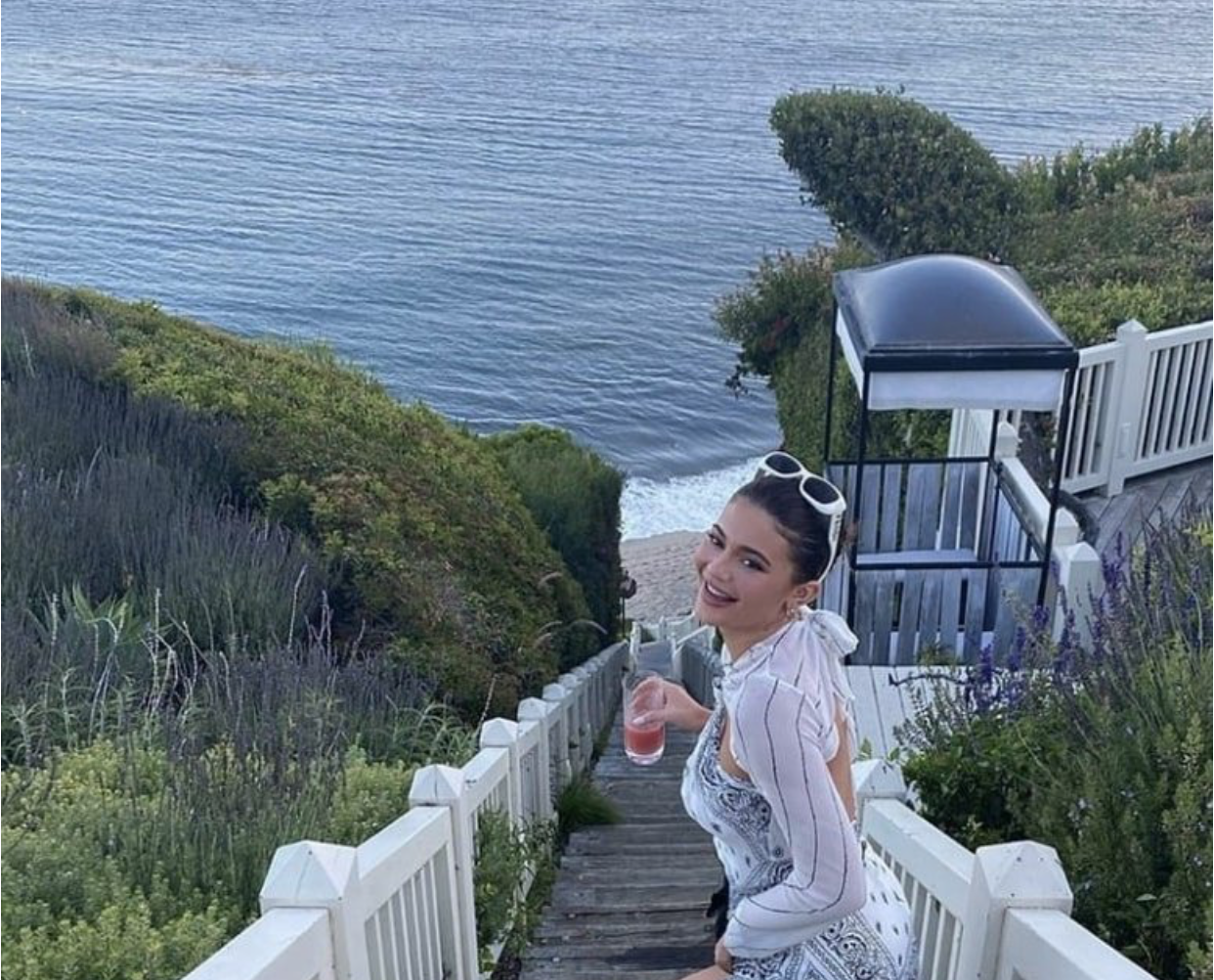 Kim Kardashian,  Kanye West,  biet thu anh 4