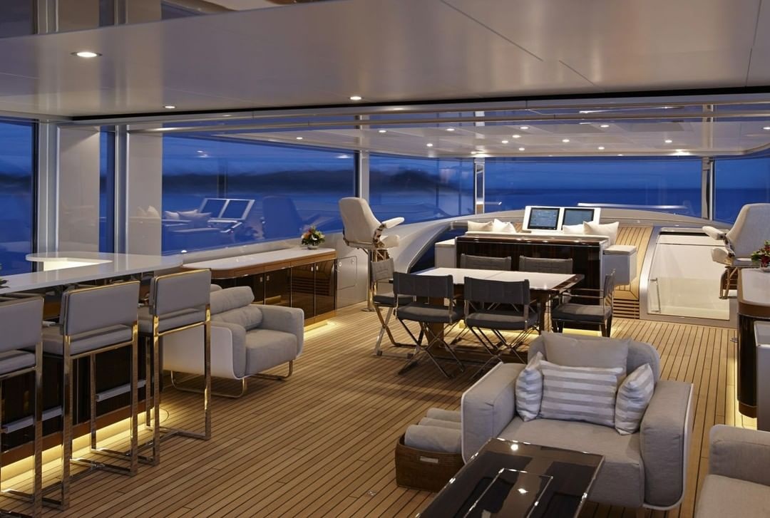 sieu du thuyen noi cuu co van cua ong Trump bi bat anh 5