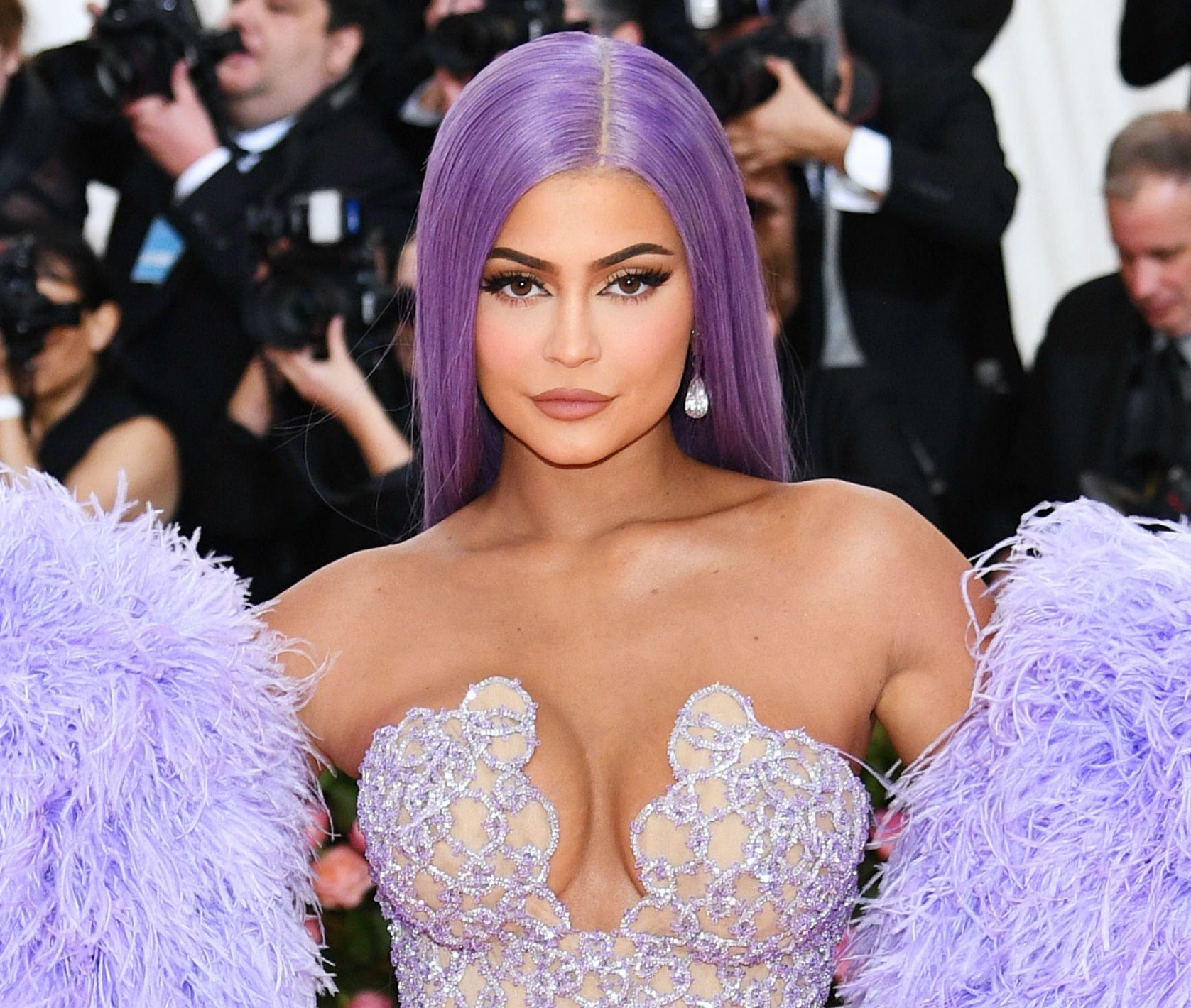 23 tuoi, Kylie Jenner kiem 900 trieu USD nhu the nao hinh anh