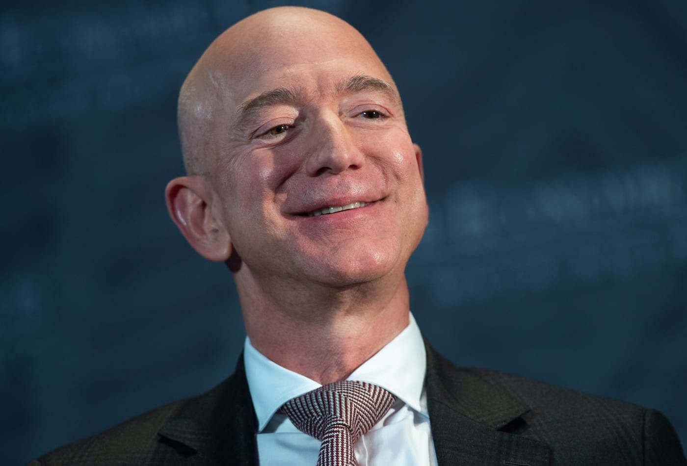 Cach Jeff Bezos dua ra nhung quyet dinh lon hinh anh
