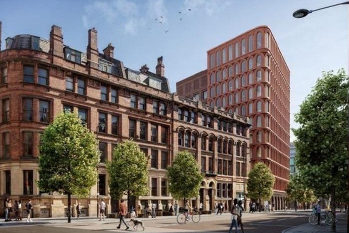 Ronaldo mo khach san o Manchester anh 1