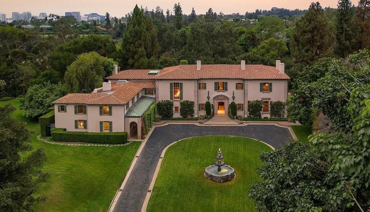 Nhung can nha dat nhat the gioi dang duoc rao ban hinh anh