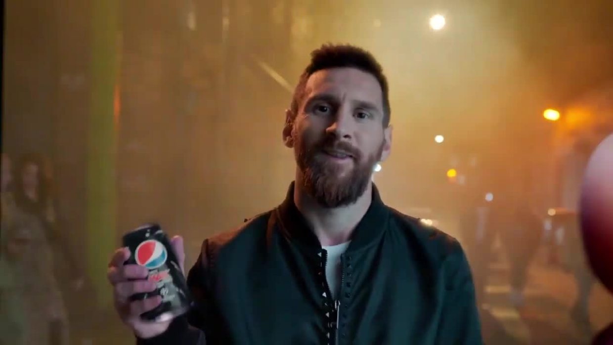 Messi kiem tien the nao? hinh anh