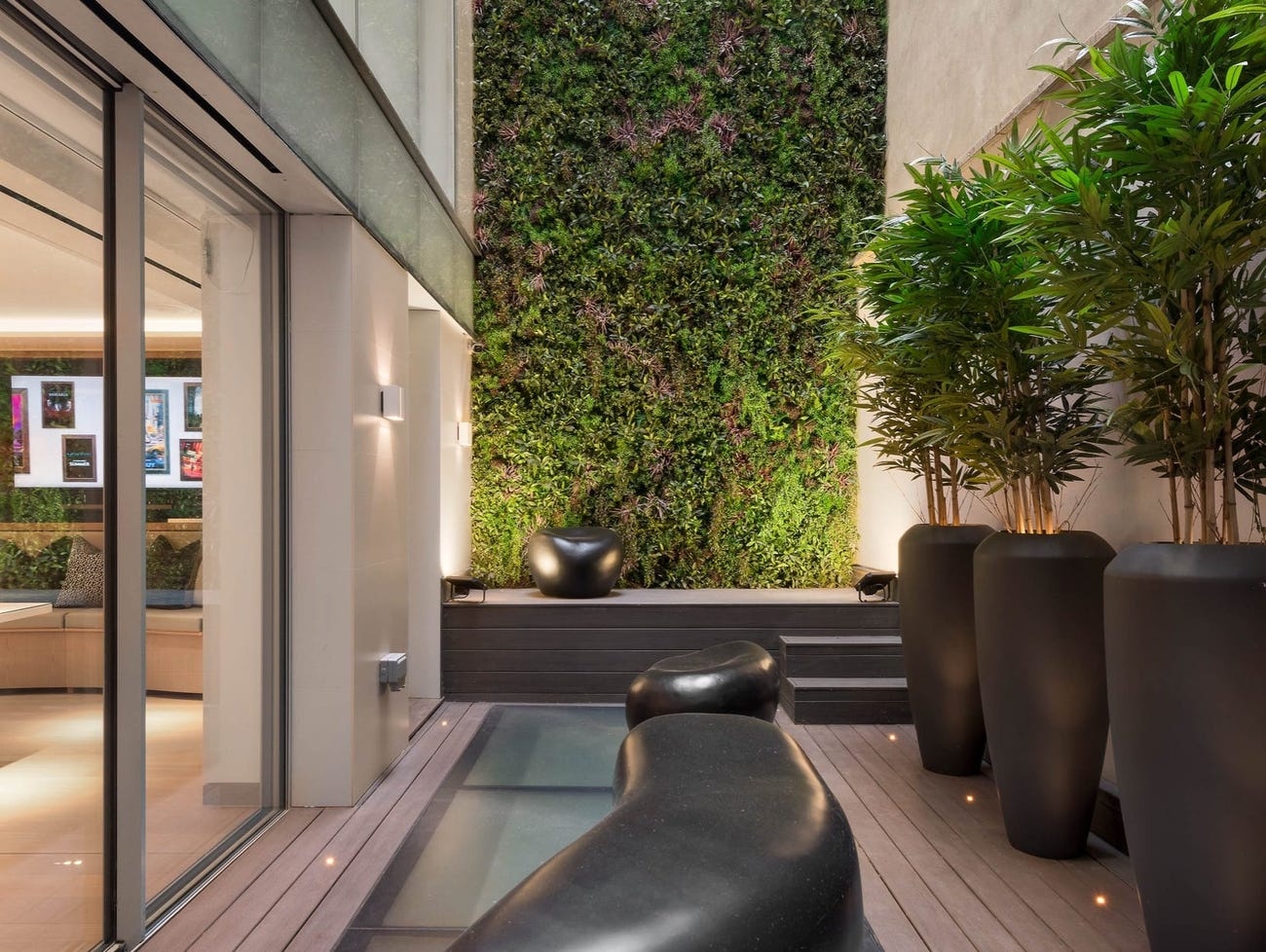 Nha pho co 3 tang ham giua trung tam London anh 16