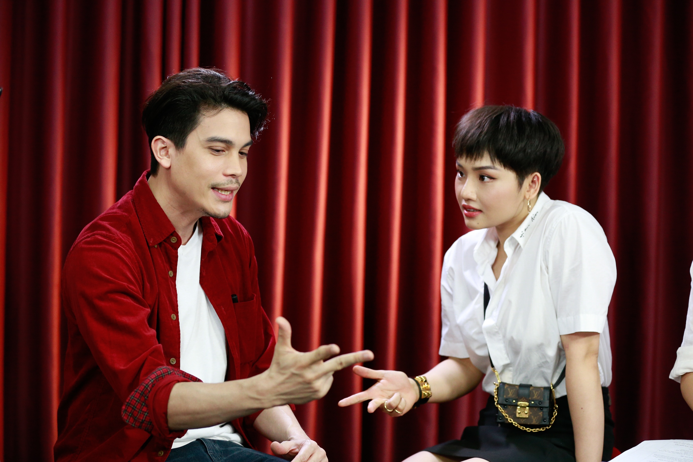 Sao nam Thai Lan toi Sai Gon va nhan Miu Le la em ket nghia hinh anh