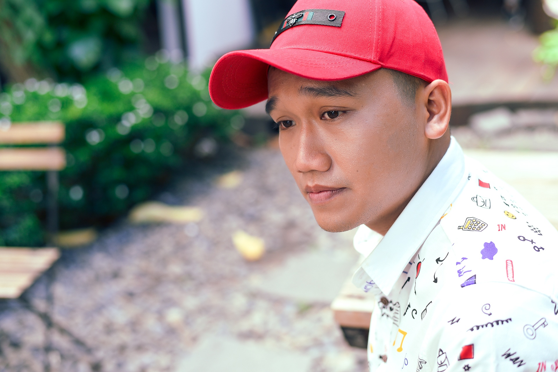 Duc Can Tro: 'Bi nghe si Hong Van danh tren san khau vi dien hon' hinh anh