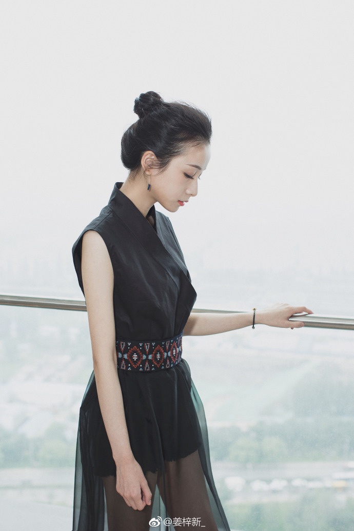 Nhan sac Minh Ngoc Dien Hi cong luoc anh 8