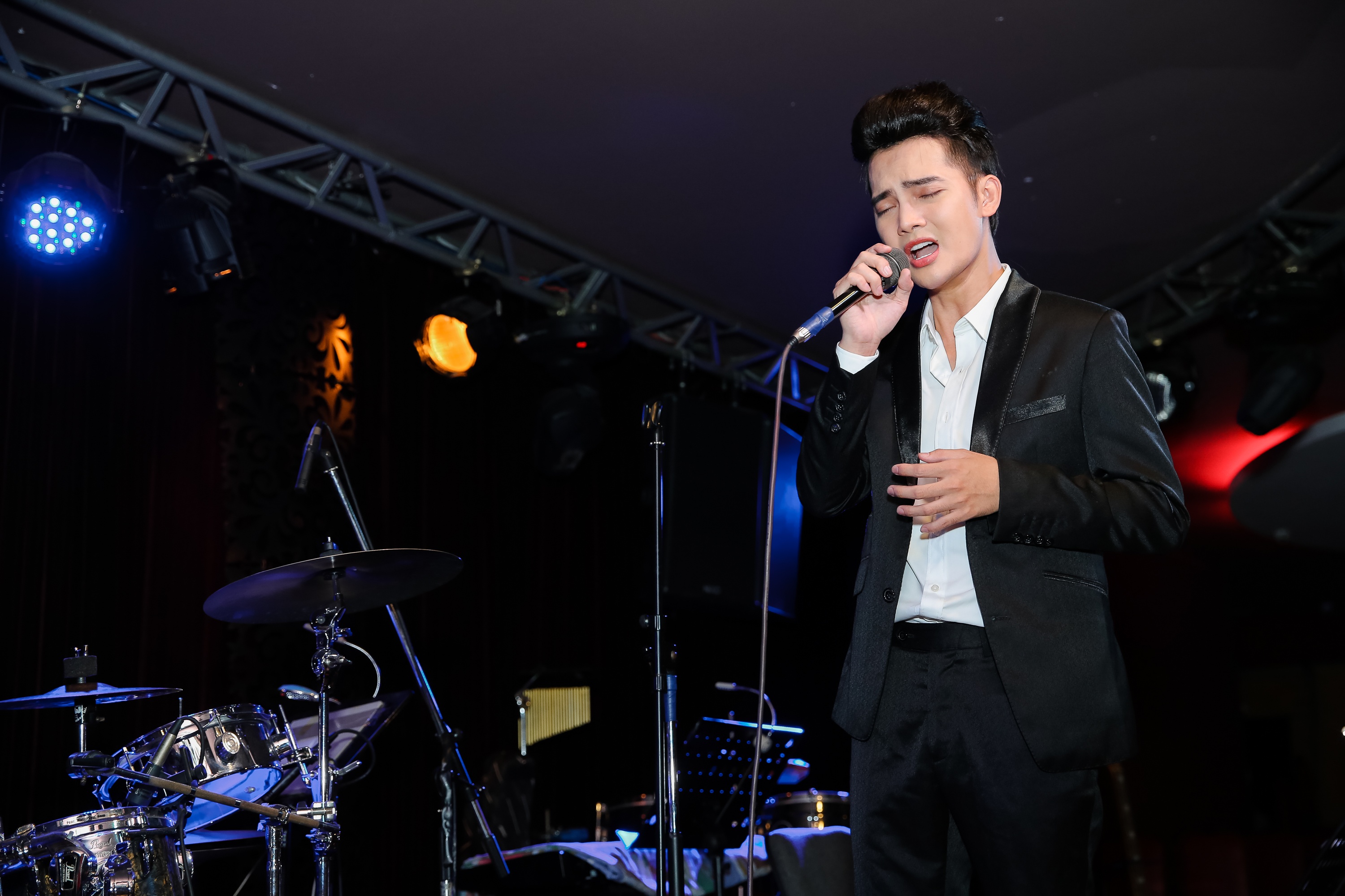 Tuan Phuong X Factor tro lai sau thoi gian ngung ca hat vi me ung thu hinh anh