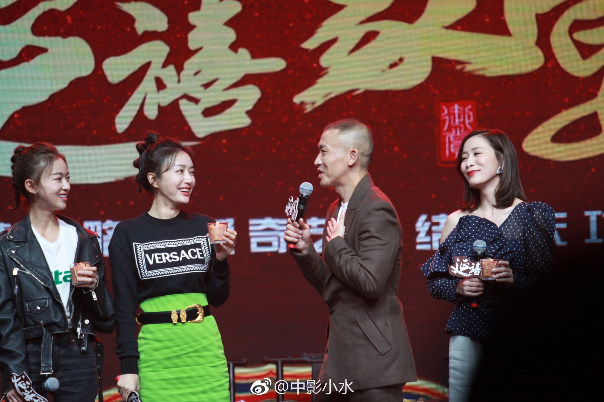 Anh Lac bat khoc voi Pho Hang anh 4