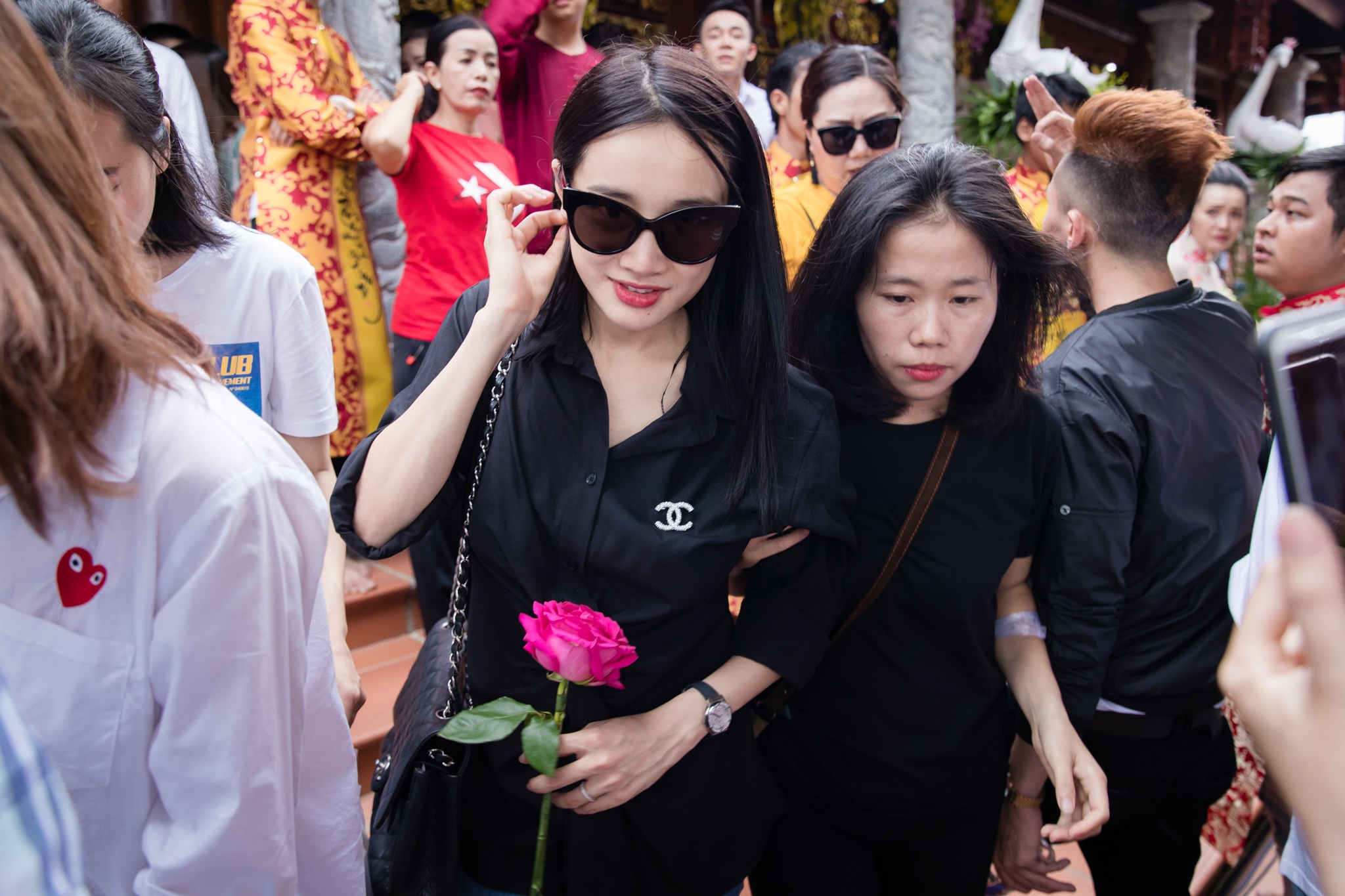 Nhã Phương cúng tổ nghề sân khấu ảnh 1 Nha Phuong cung to nghe san khau anh 1