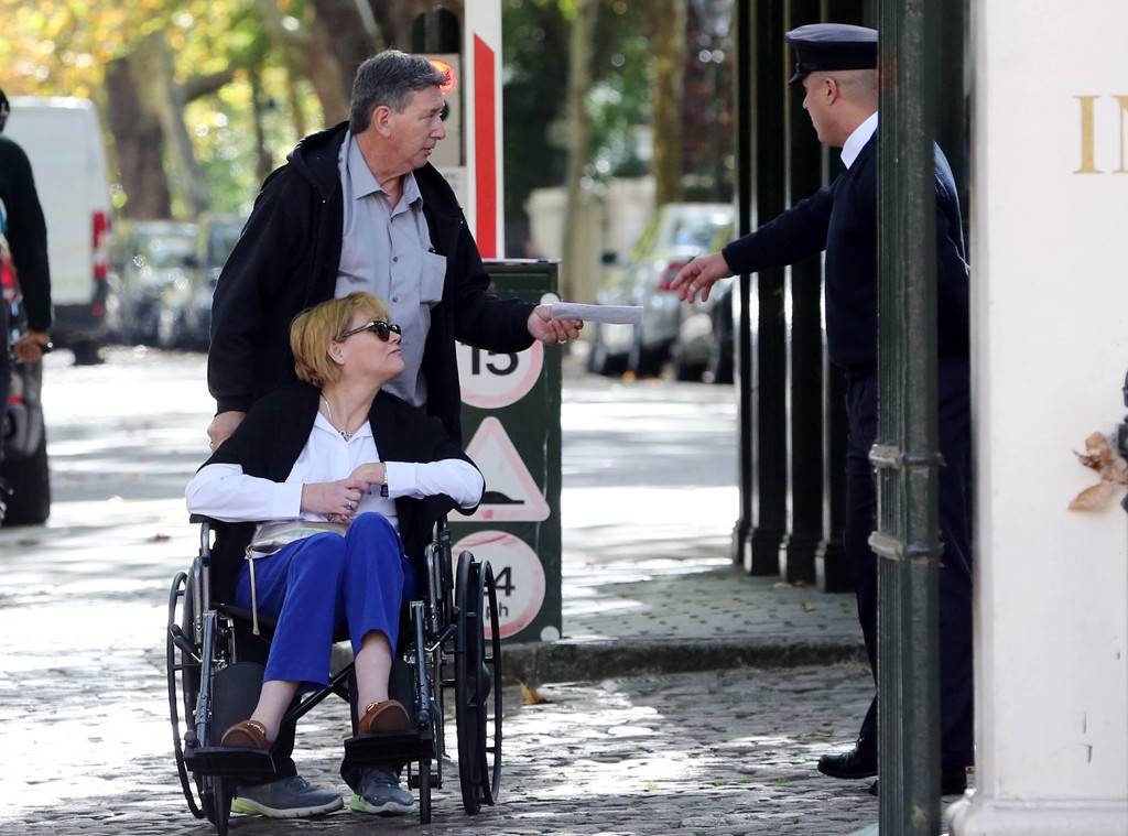 Gia đình lợi dụng Meghan Markle để kiếm chác ảnh 2 Gia dinh loi dung Meghan Markle de kiem chac anh 2