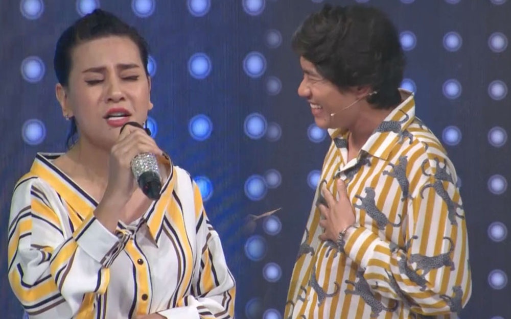 Khoanh khac Kieu Minh Tuan vui ve ben Cat Phuong truoc khi yeu An Nguy hinh anh