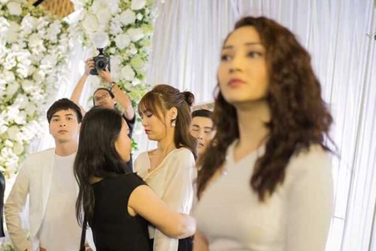 Ly do Bao Anh va Ho Quang Hieu di chung toi le cuoi Truong Giang hinh anh