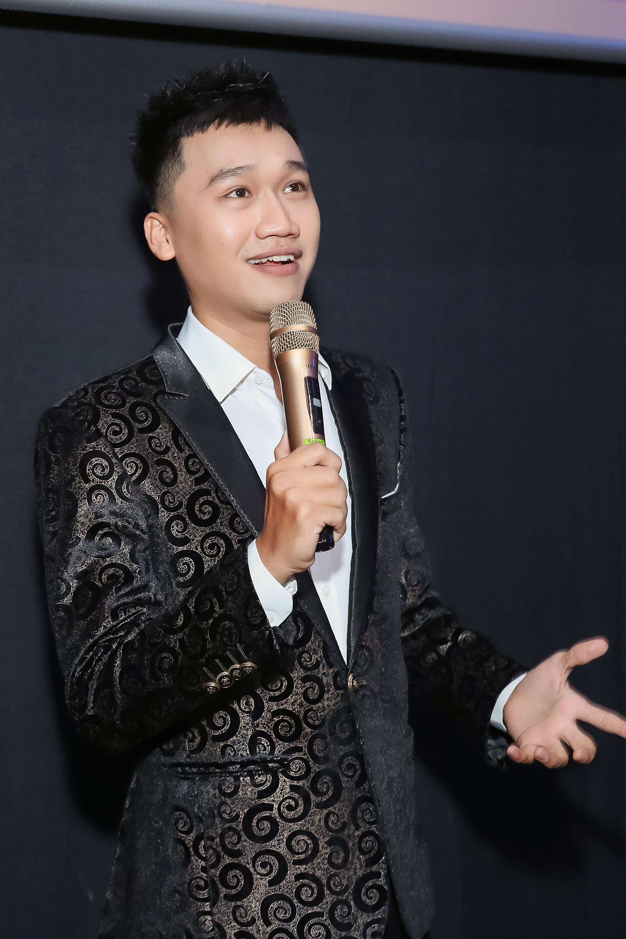 Xuân Nghị ra MV ảnh 3 Xuan Nghi ra MV anh 3