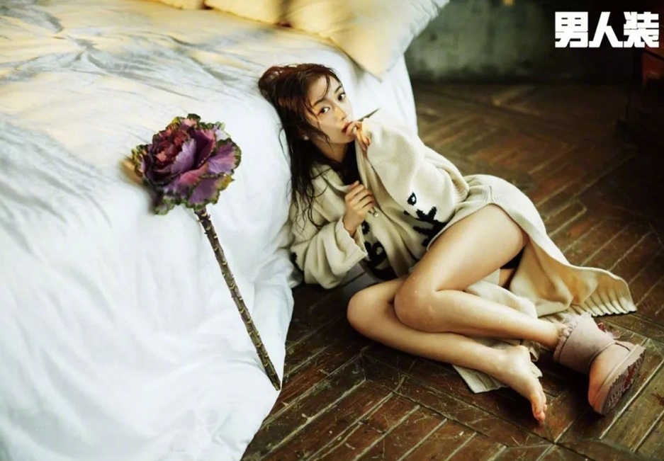 Ngo Can Ngon 'Dien Hi cong luoc' lot xac voi hinh anh goi cam hinh anh