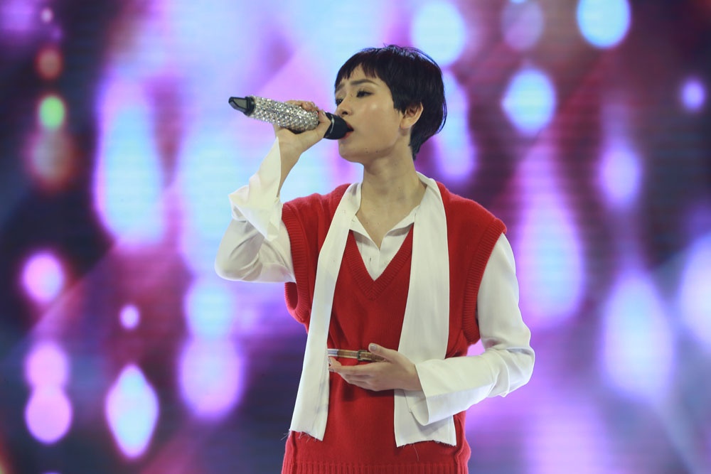 Hien Ho hat lech tong khi song ca cung giong ca tham hoa hinh anh