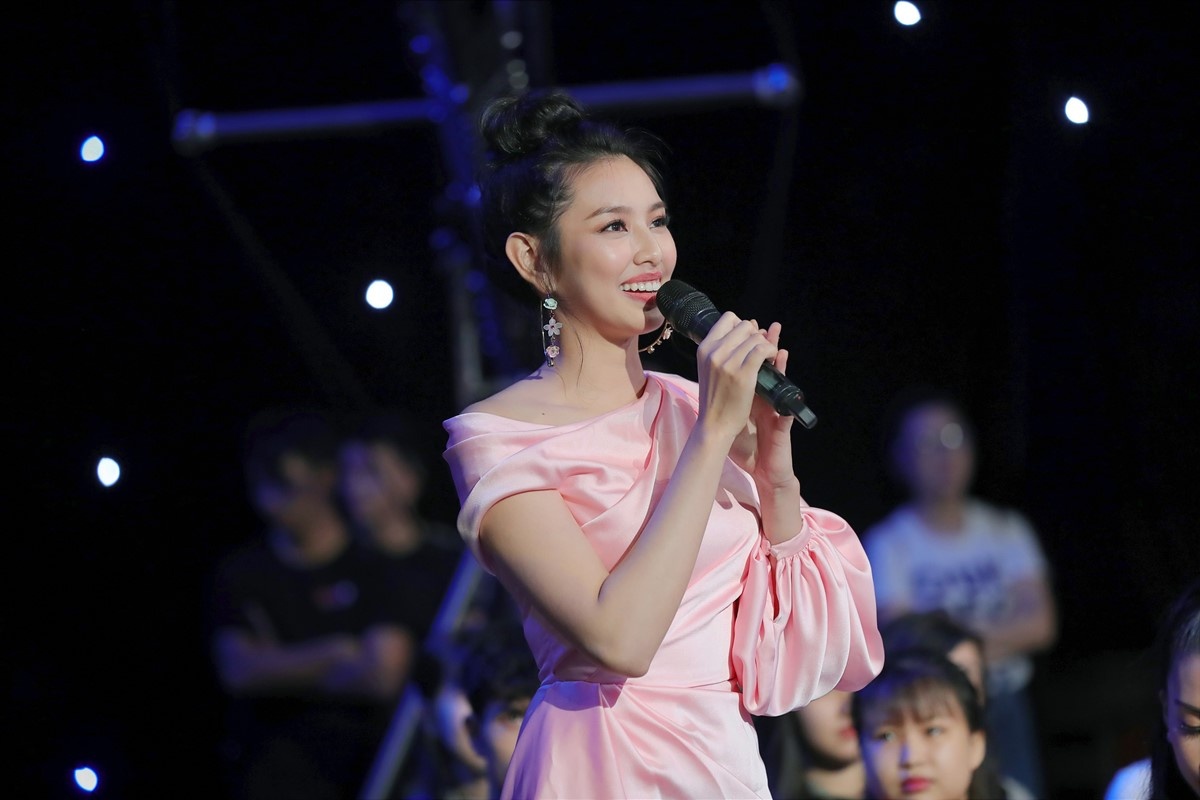 Ban sao Ho Ngoc Ha dang quang Ca si than tuong anh 10