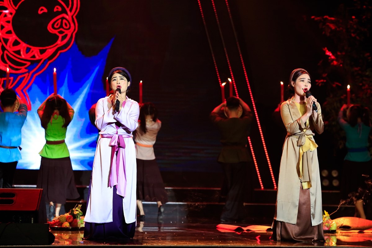 Quan quan Tuyet dinh song ca khien danh ca Phuong Dung tam dac hinh anh