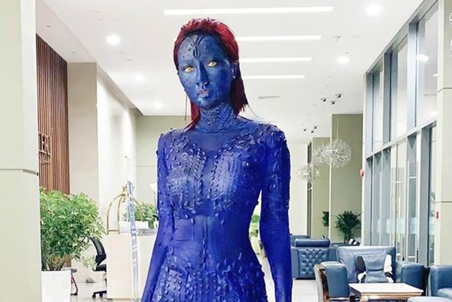 Sao Viet hoa trang thanh di nhan da xanh, Harry Potter dip Halloween hinh anh