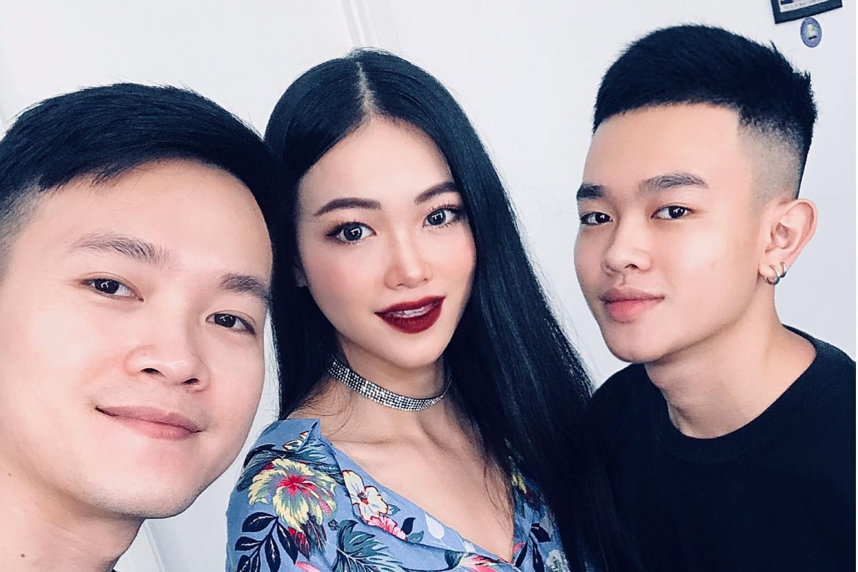 Gia canh Hoa hau Phuong Khanh o Ben Tre: Cha me ly hon, hoc tre 2 nam hinh anh