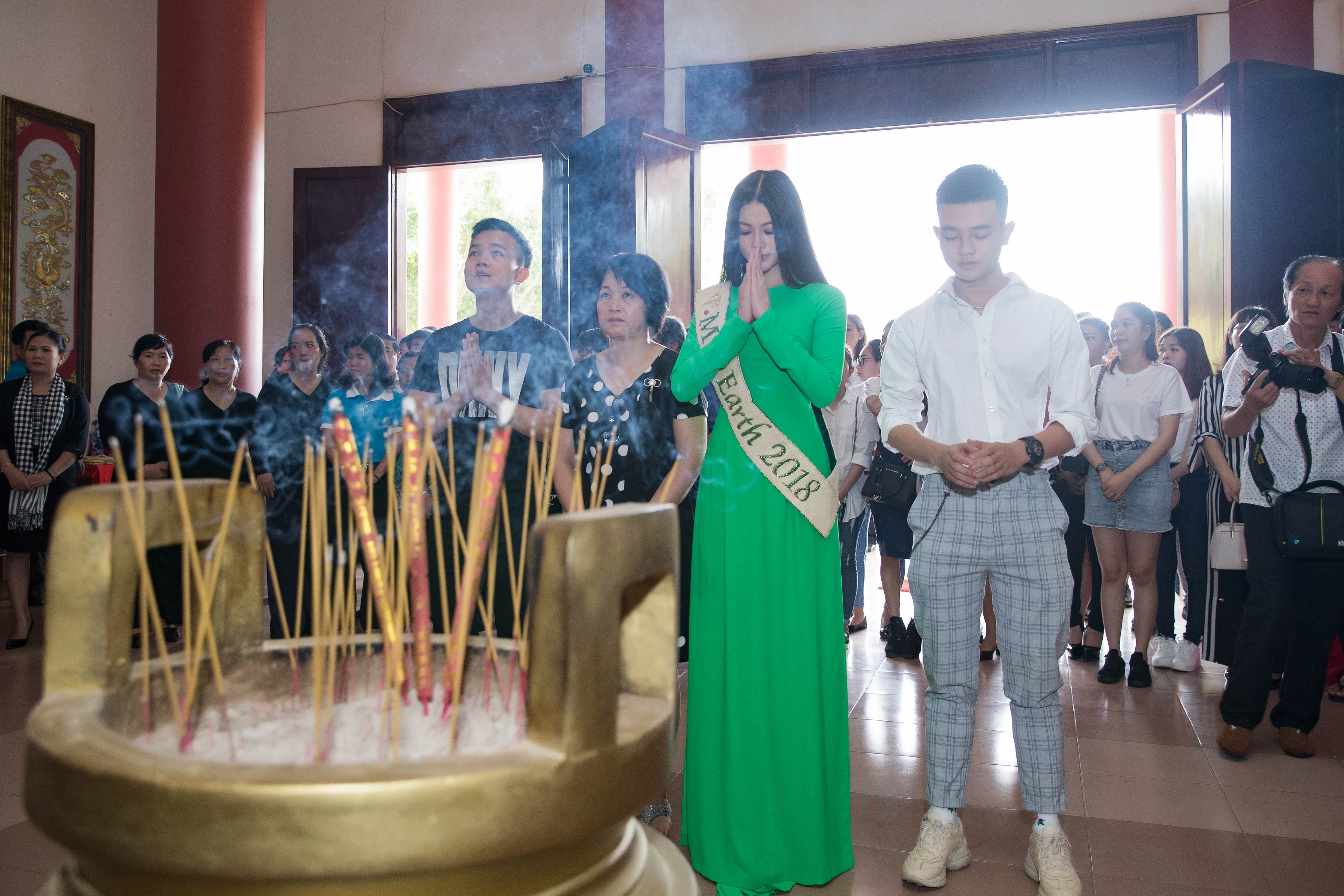 hoa hậu Phương Khánh về quê ảnh 7 hoa hau Phuong Khanh ve que anh 7