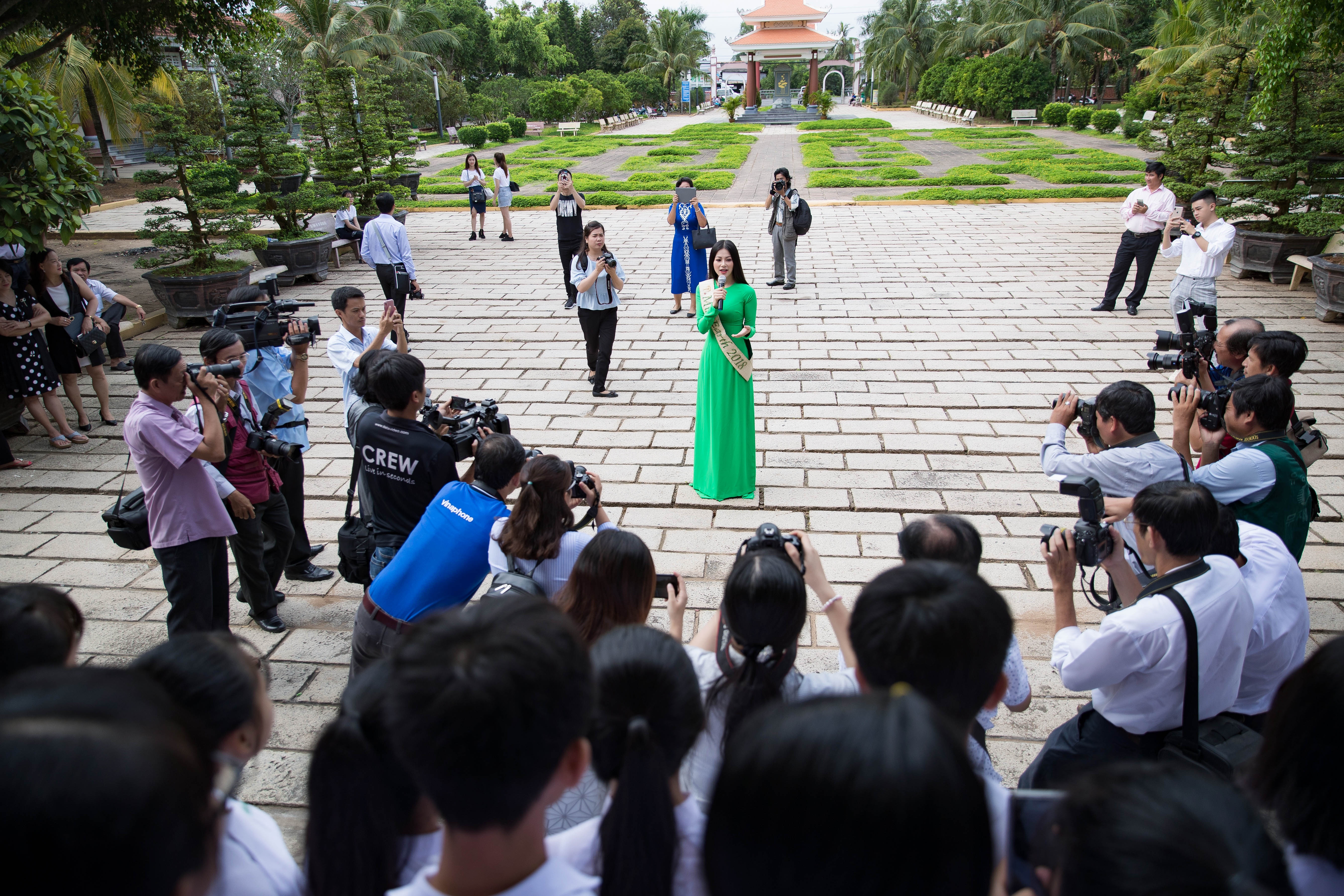 hoa hậu Phương Khánh về quê ảnh 8 hoa hau Phuong Khanh ve que anh 8