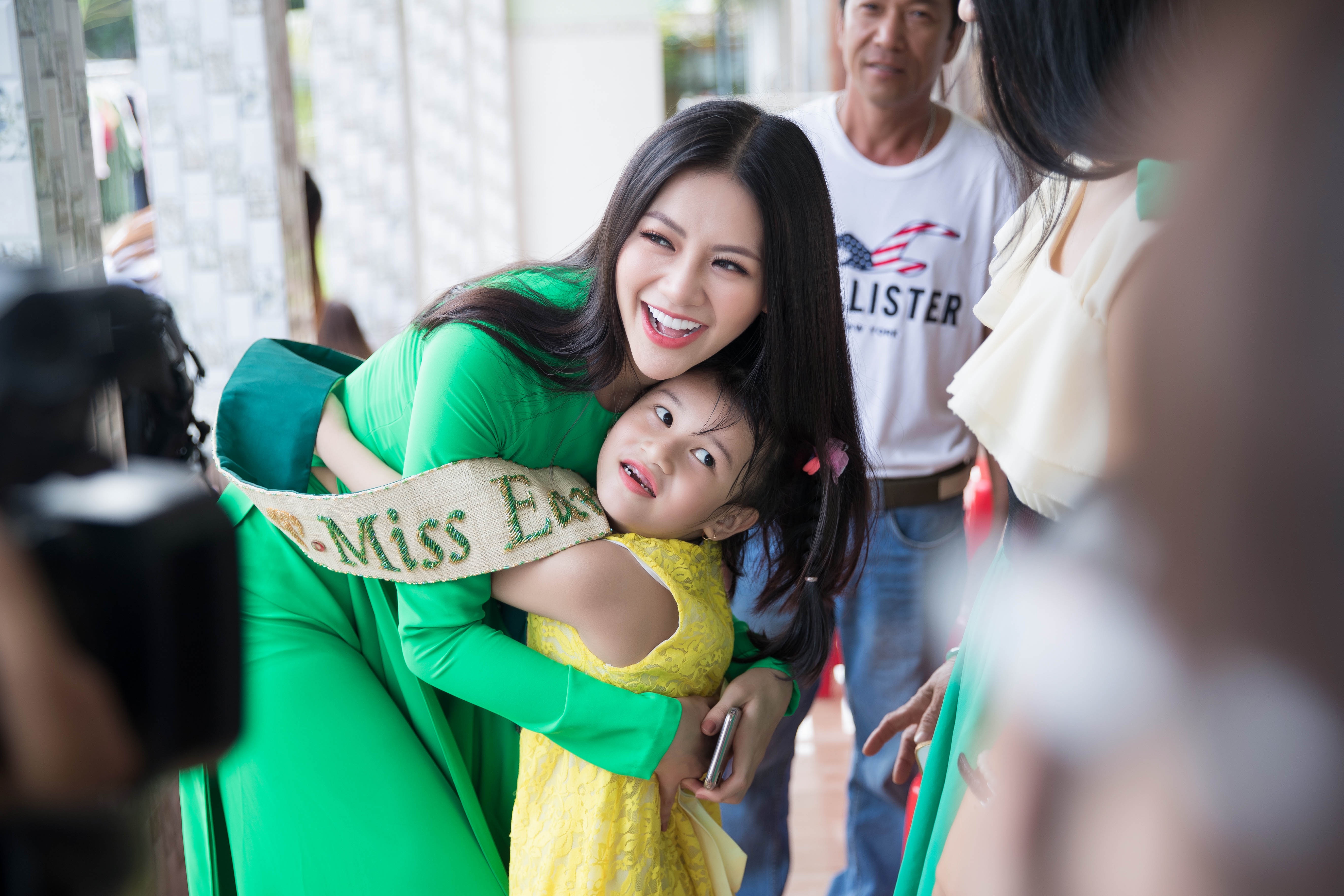 hoa hậu Phương Khánh về quê ảnh 4 hoa hau Phuong Khanh ve que anh 4